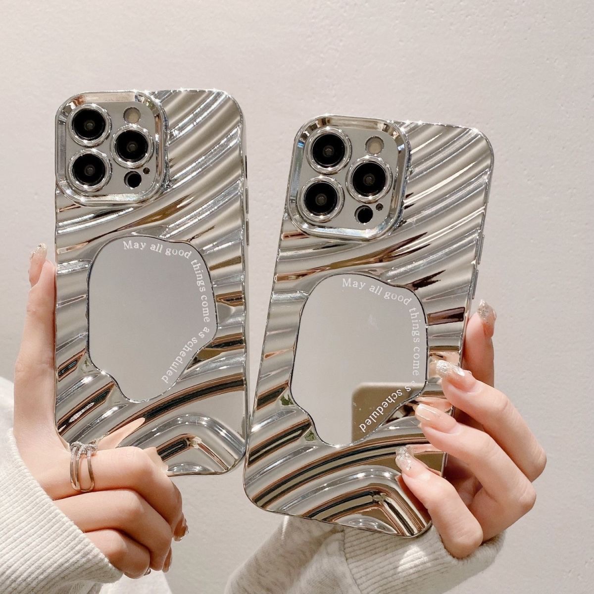 高級メッキミラー波型スマホケース iPhone 17 Pro - Luxury Plating Case のレビューと価格