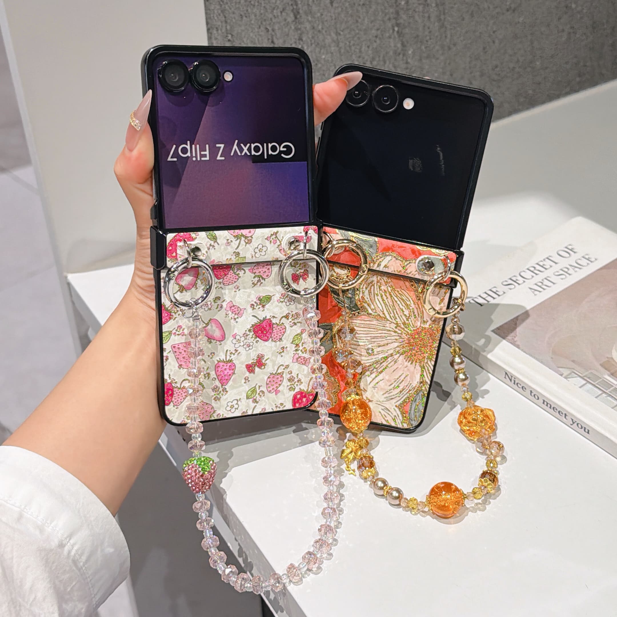 ヒンジ保護PUレザーカバー＆カラービーズリストチェーンストラ - Flip Leather Case のレビューと価格